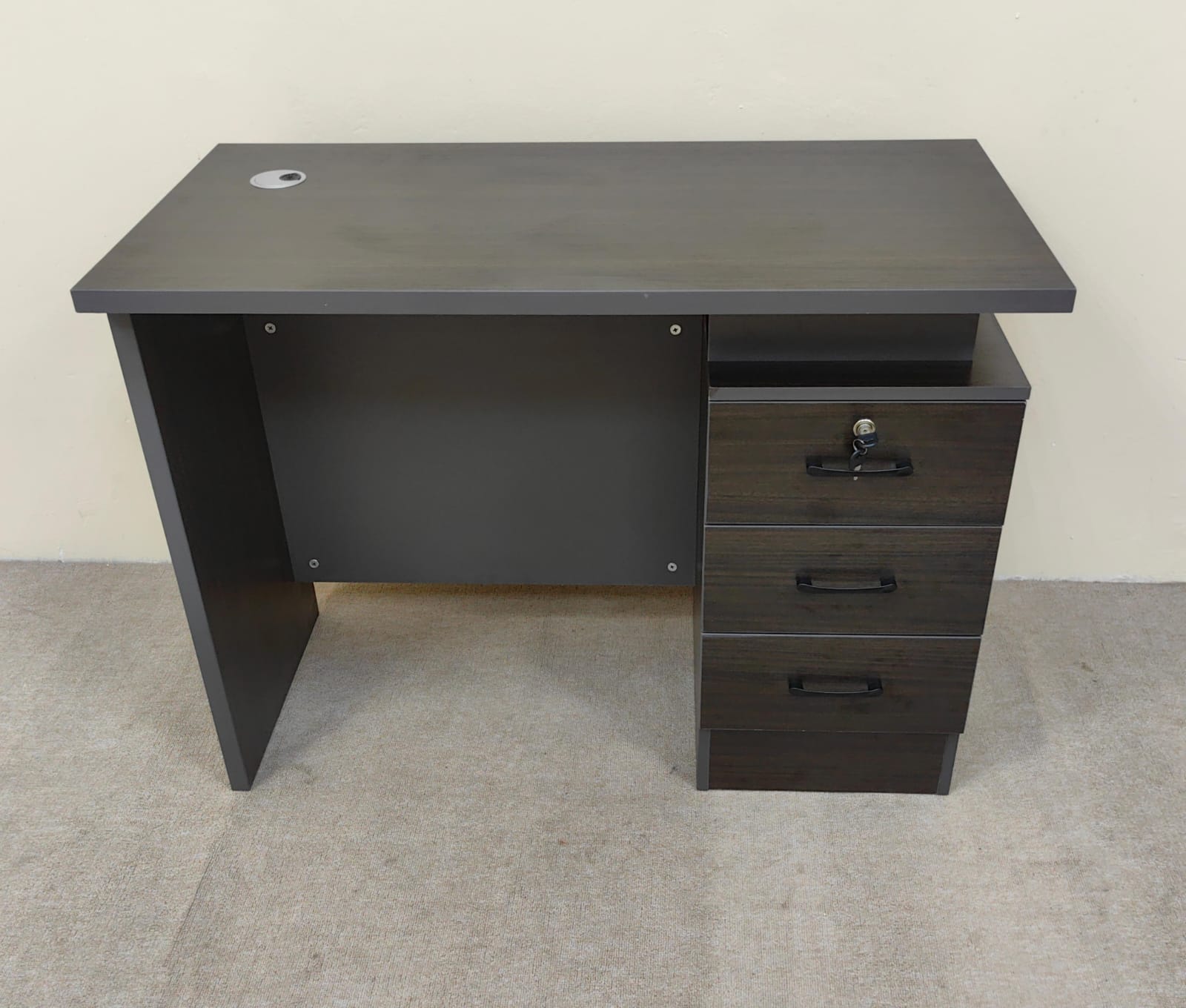 INFINI HOMES IH 5010 1.0M Office Desk Side View – Modern Workspace Furniture Dubai Abu Dhabi