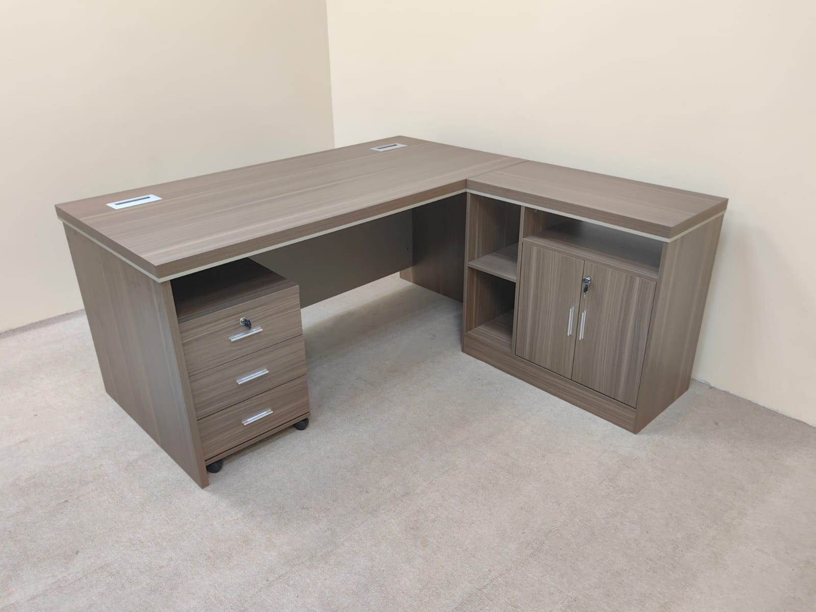 L-Shape Manager Desk 1.6m Oak Khaki Front View with Cable Management – Office Furniture UAE