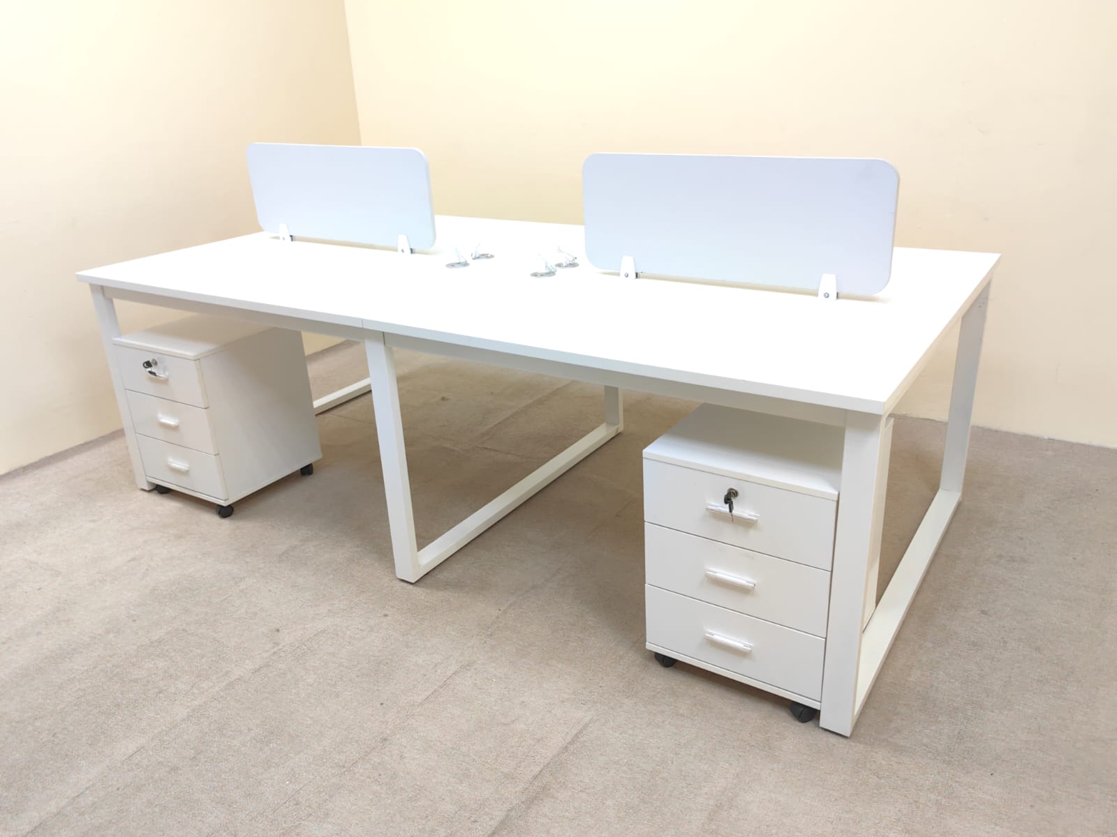 4-Seater Office Workstation with Steel Frame, Privacy Dividers and Mobile Pedestal Drawers – Dubai UAE | INFINI HOMES IH 834
