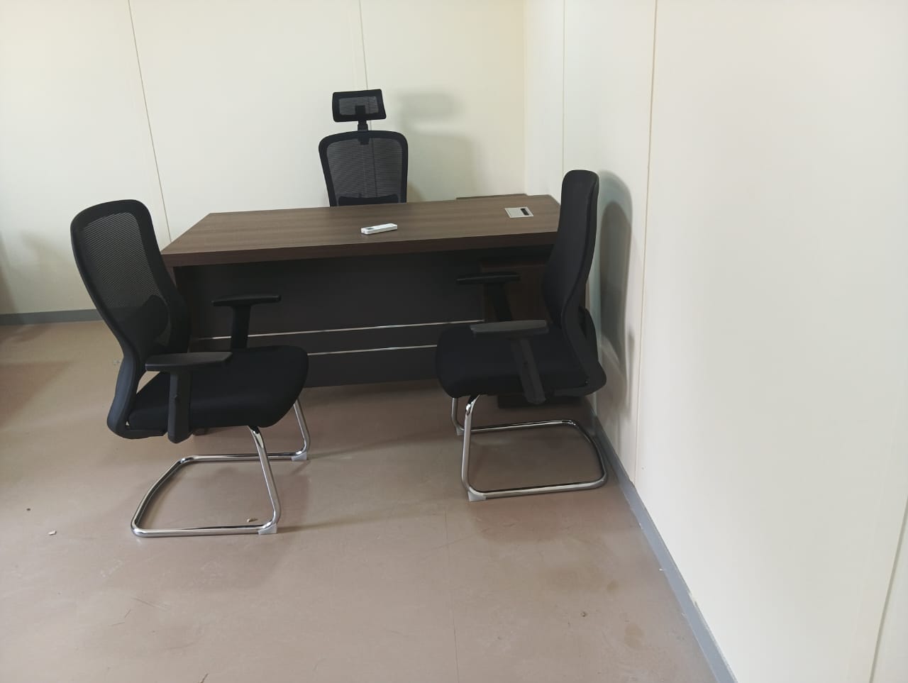 INFINI HOMES Visitors Chair UAE - Model Sammy VC Mid Back Mesh Chrome Frame Dubai Abu Dhabi Sharjah