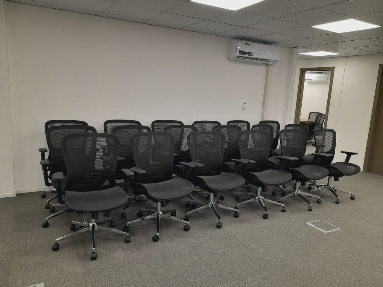 Ergonomic Office Chair UAE - Medium Back Mesh Chair with Lumbar Support Dubai