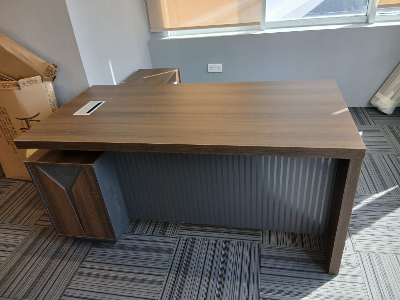 L Shape Office Table 160x160cm - Premium Executive Desk UAE | INFINI HOMES