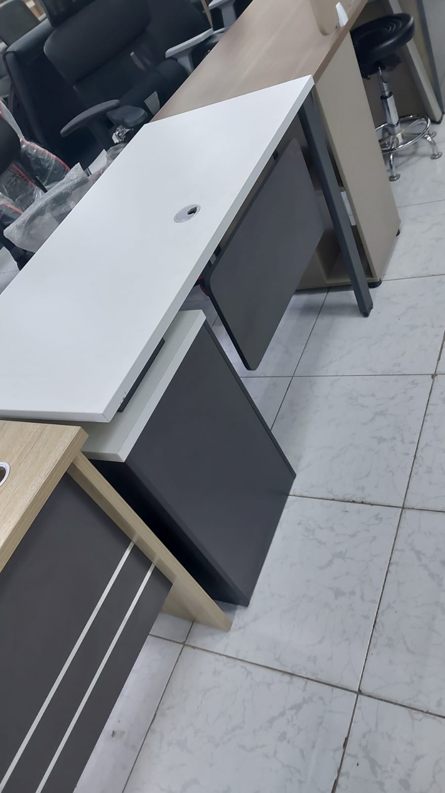 Office Table 1.4M White - Premium Desk for UAE Offices | IH 224