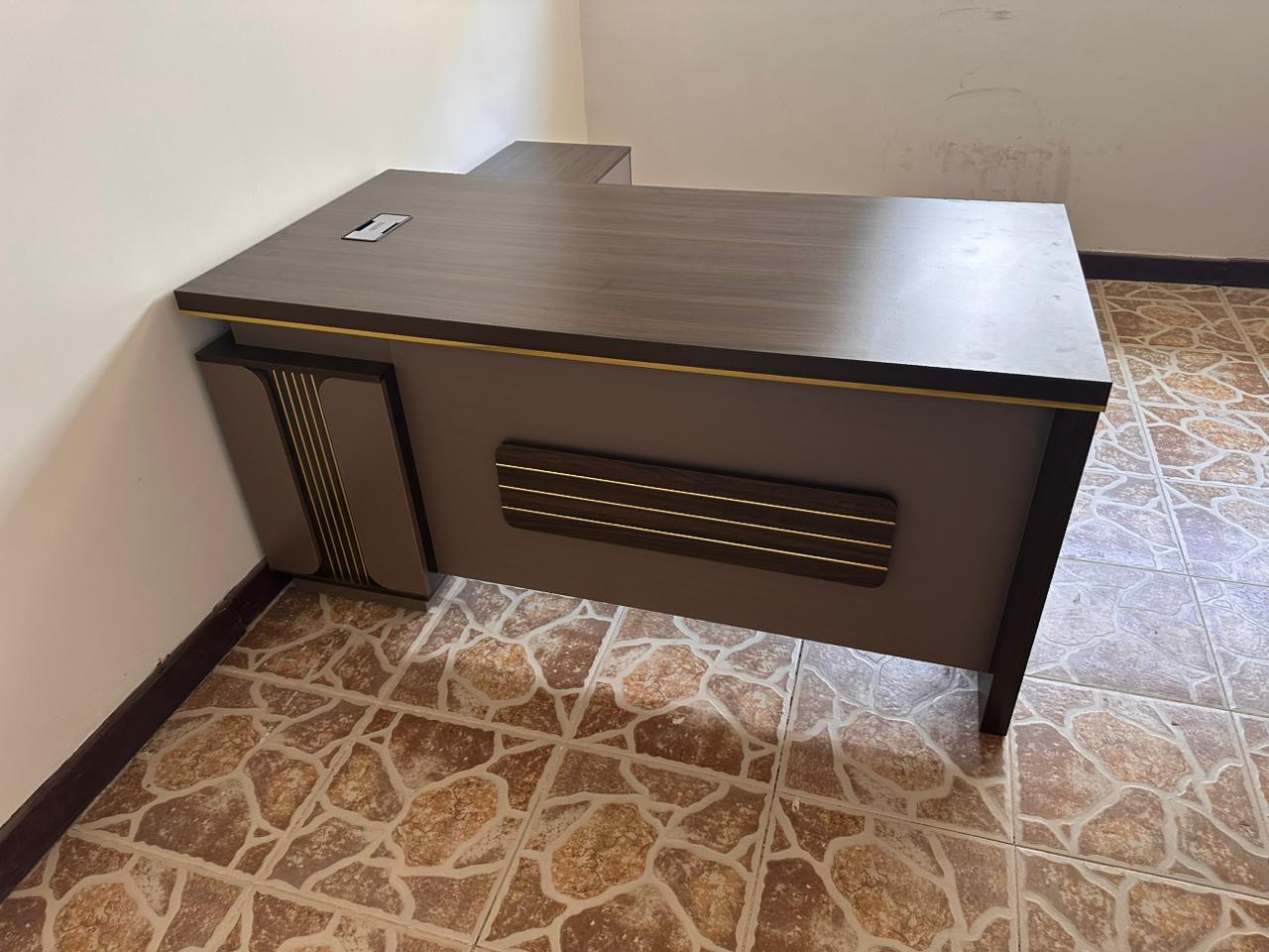 INFINI HOMES IHF725-160 Wenge Grey Executive Desk with Integrated LED Lighting – Detail View | UAE